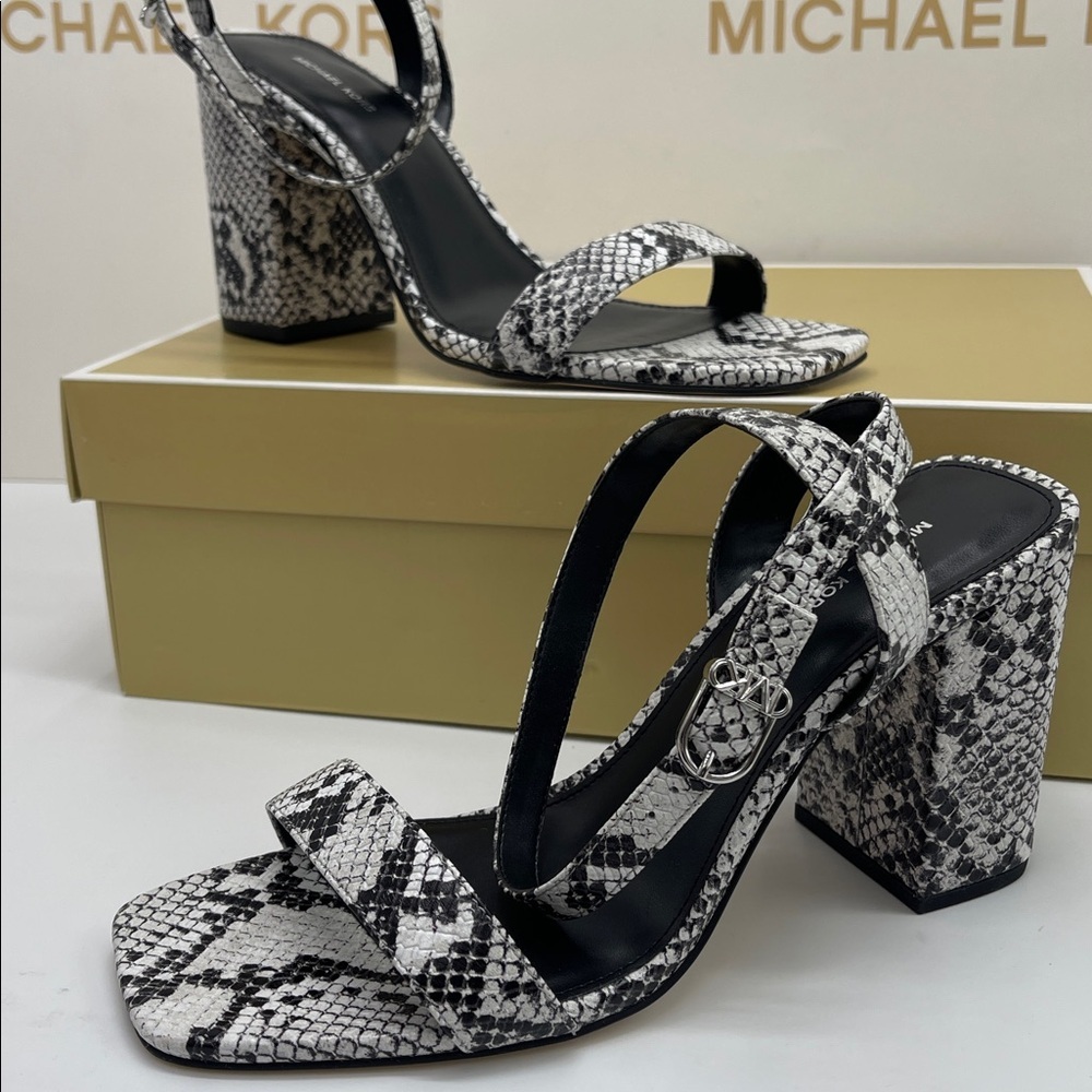 Michael Kors MERRIAM BLOCK HEEL
LEATHER
40S5MMHS1E Aluminum High Heels Snakeskin - Picture 13 of 16